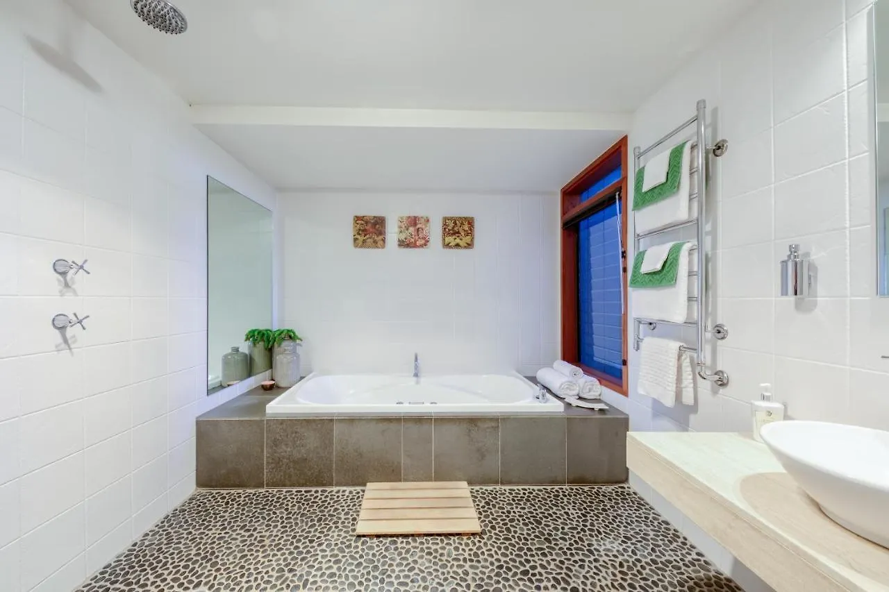 Bed & Breakfast Taman Sari Luxury Private Pavilions - Pet Friendly Accomodation Mapleton Australia