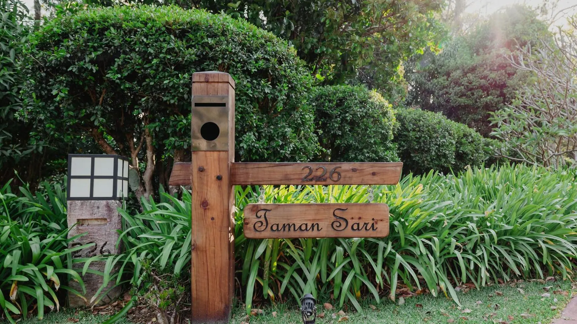 Taman Sari Luxury Private Pavilions - Pet Friendly Accomodation Mapleton 0*,  Ausztrália